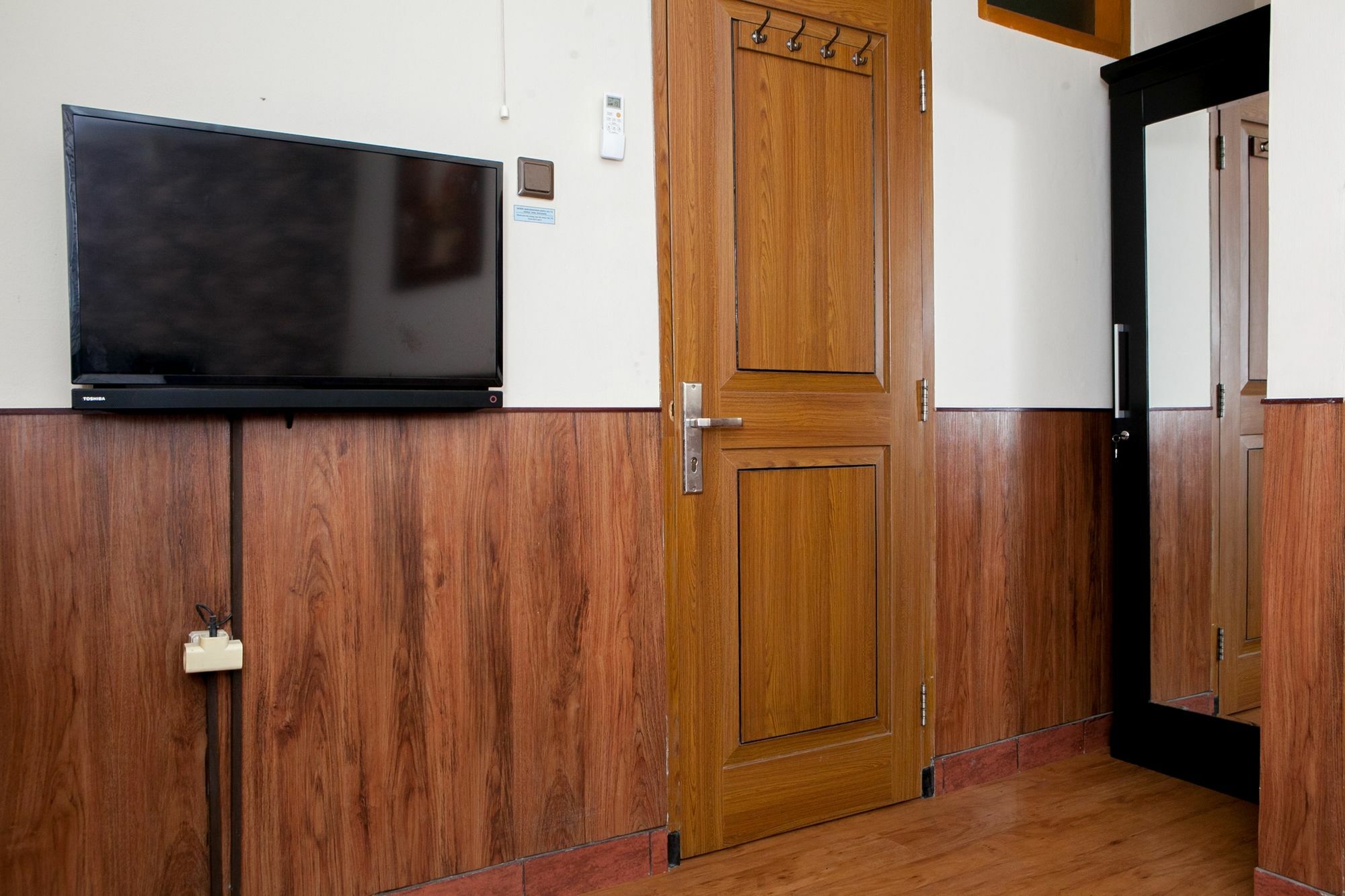 Reddoorz Plus Near Riau Street Bandung Exterior photo