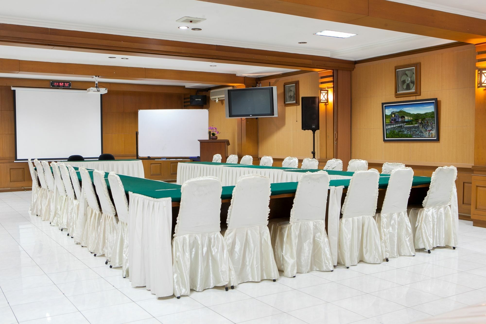 Reddoorz Plus Near Riau Street Bandung Exterior photo